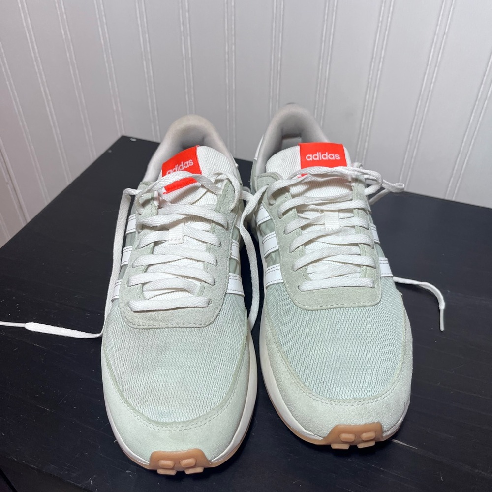 Adidas Retropy F2 Women's Shoes Halo Green White Gum Sole Sneakers size 8.5 - Picture 2 of 11